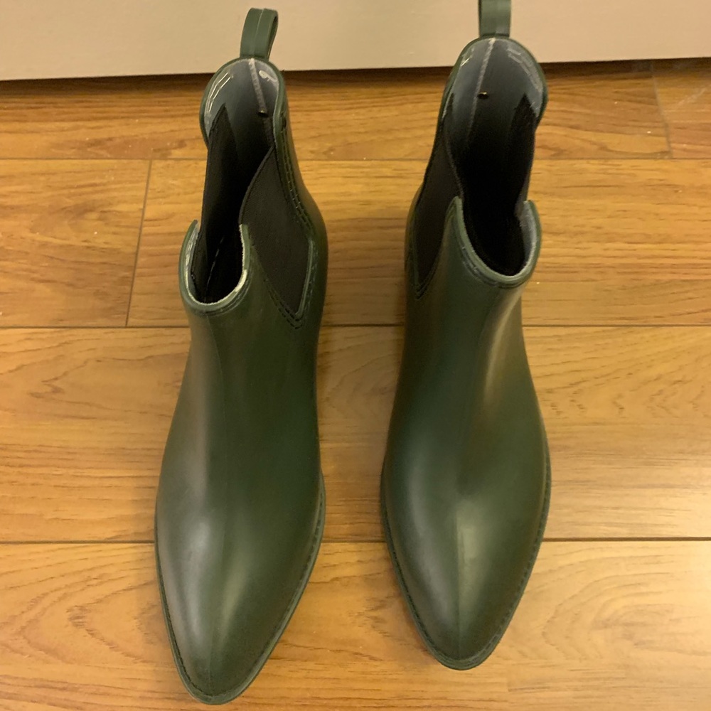 J. Adams BRAND NEW Rain Boots, sz 8 hunter green